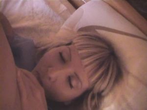 Алена трахается под одеялом