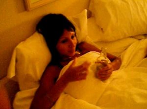 Шмара напилась и ебется