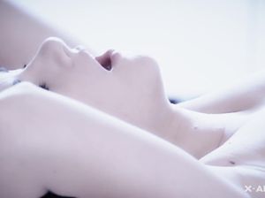 Всеми известными способами мужик ублажает очаровательную подругу