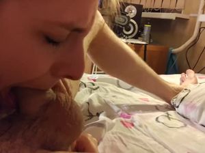 Азартный пацан ебет в анал и фистингует юную шлюху