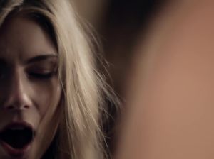 Девка благодарит мужика минетом за чудесный куни