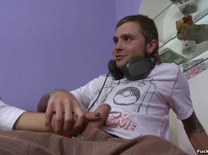 Скромная русская студентка сделала другу горловой минет и дала в киску