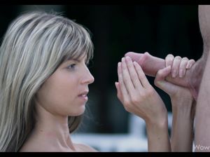 Молодые занялись сексом по-быстрому пока никто не видит