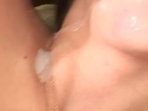 Напоили шлюху с соседнего двора и выебали все вместе