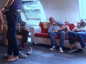 Старики жестко ебут толпой девушку с маленькими сиськами