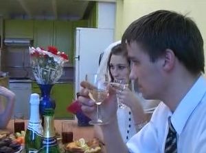 Жених и невеста занялись экстремальным сексом на свадьбе