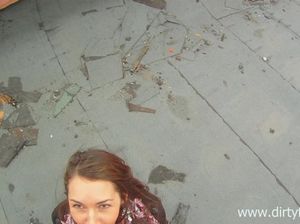 Пикапер ебет милую девчонку на крыше