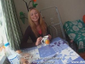 Молодую студентку жестко ебет в пизду пикапер с улицы