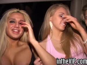 Пьяную блондинку с огромными дойками жестко ебут в пизду после вечеринки