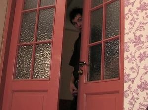 Парень подглядел за тем, как дрочит его тетка и решил ее трахнуть