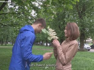 Русские парни меняются девчонками во время ебли