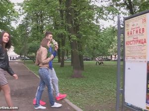 Русские парни меняются девчонками во время ебли