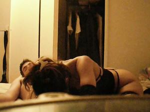 Валя подставила упругую попу