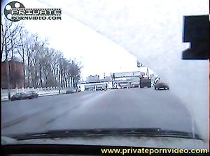 Две милахи пришли в гости к чуваку
