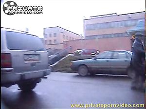 Мужик привел двух баб чтобы выебать