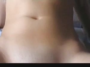 Зрелый мужик порвал целку бананом 18-летней девственнице