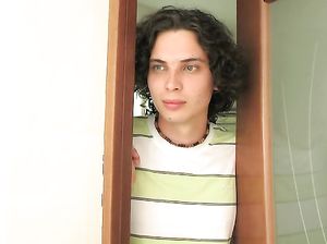 Сынок увидел голую мать в ванной и возбудился