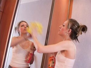 Во время уборки парочка перепихнулась стоя