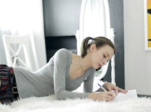 Ксюша ебется с молодым студентом