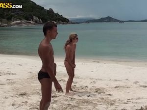 Отдыхающие в Тайланде ребята сняли на видео анальный секс на улице