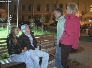 18 летние русские подростки устраивают секс вечеринку в формате два на два