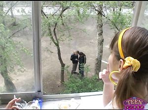 Две студентки 18 лет обслуживают своих знакомых парней в постели