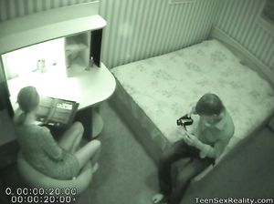 Вместо учебы, юная студентка прыгнула в койку к любовнику