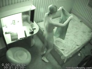 Вместо учебы, юная студентка прыгнула в койку к любовнику