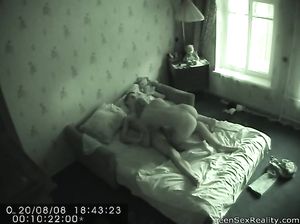Скрытая камера запечатлела секс блондинки со своим любовником