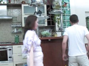 Сын немного смущается, но трахает мать в сочную дырку