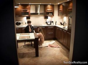 Частное домашнее порно с сладким минетом