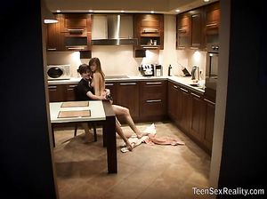 Частное домашнее порно с сладким минетом