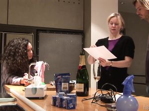 Смуглая крошка разделась ради искусства