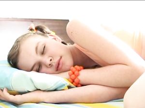 18-летняя девушка тайно хочет, чтобы её выебал похотливый негр