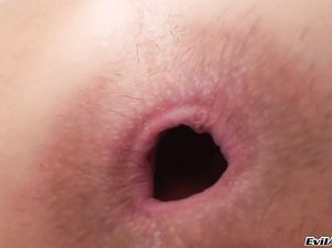 Юлия светит свой большой дыркой в жопе