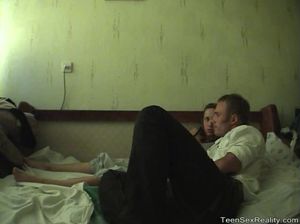Парень с телкой посмотрели телик и перепихнулись