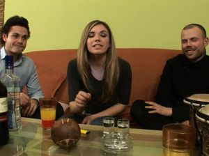 Веселые друзья напоили Лену и выебали ее