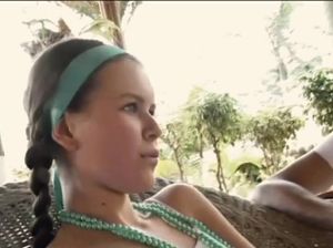 Молоденькая 18-летняя нимфетка согласна трахаться с любым