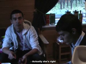 Студенческая вечеринка в самом разгаре - парни хотят секса